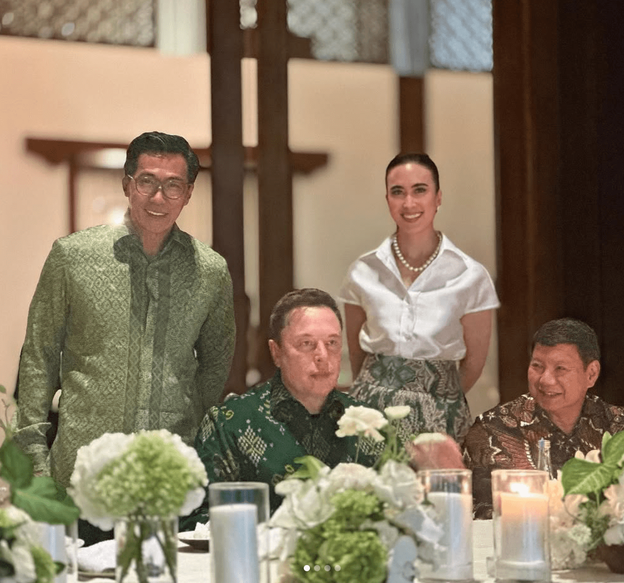 Widiyanti Putri Wardhana bersama suami dan Elon Musk